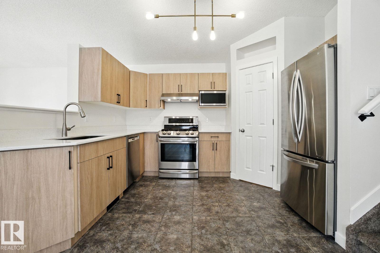 Photo 30 of 5419 203 St Nw, Edmonton AB