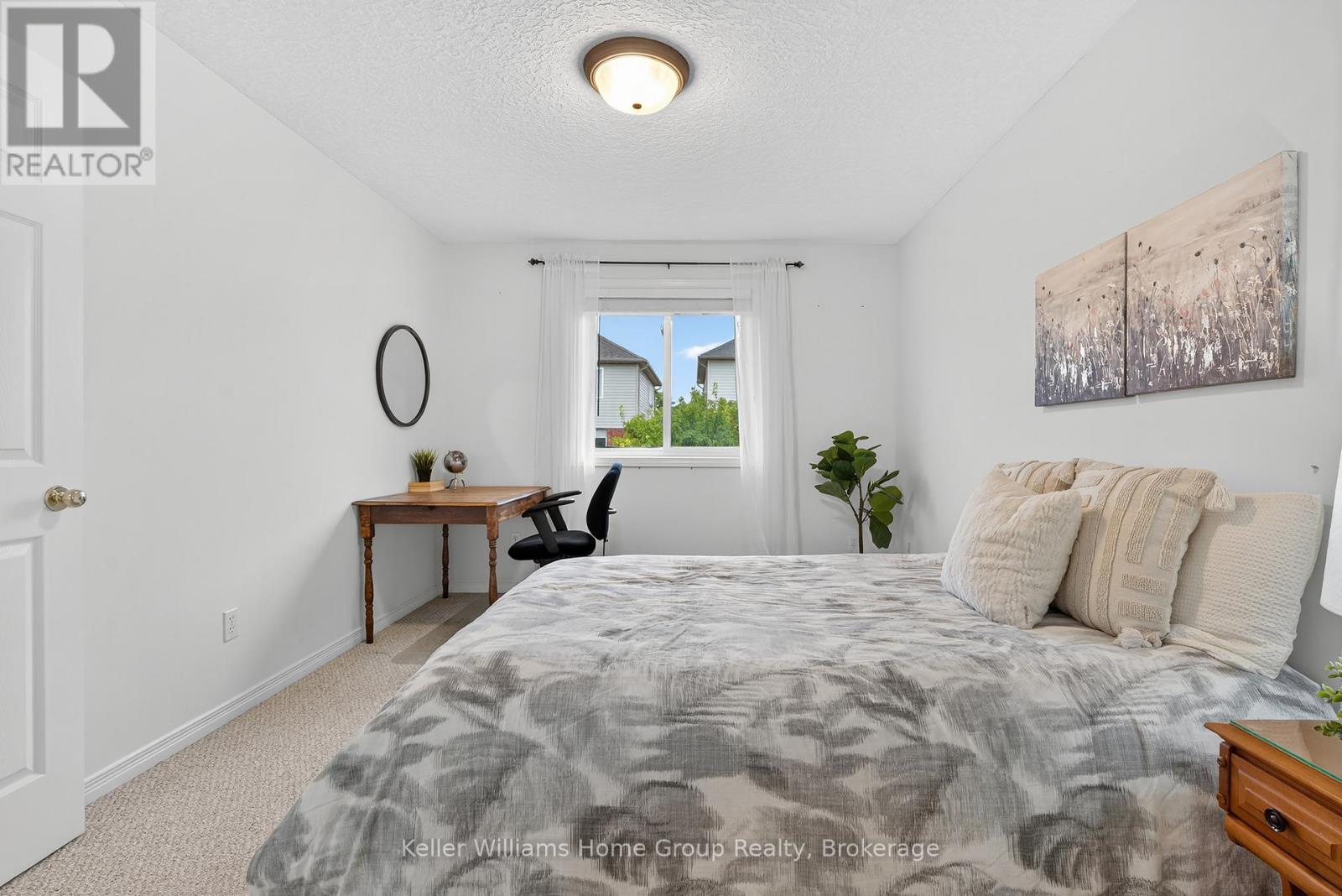 Photo 14 of 90 Udvari Crescent, Kitchener ON