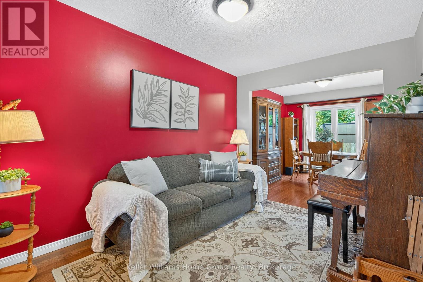 Photo 10 of 90 Udvari Crescent, Kitchener ON
