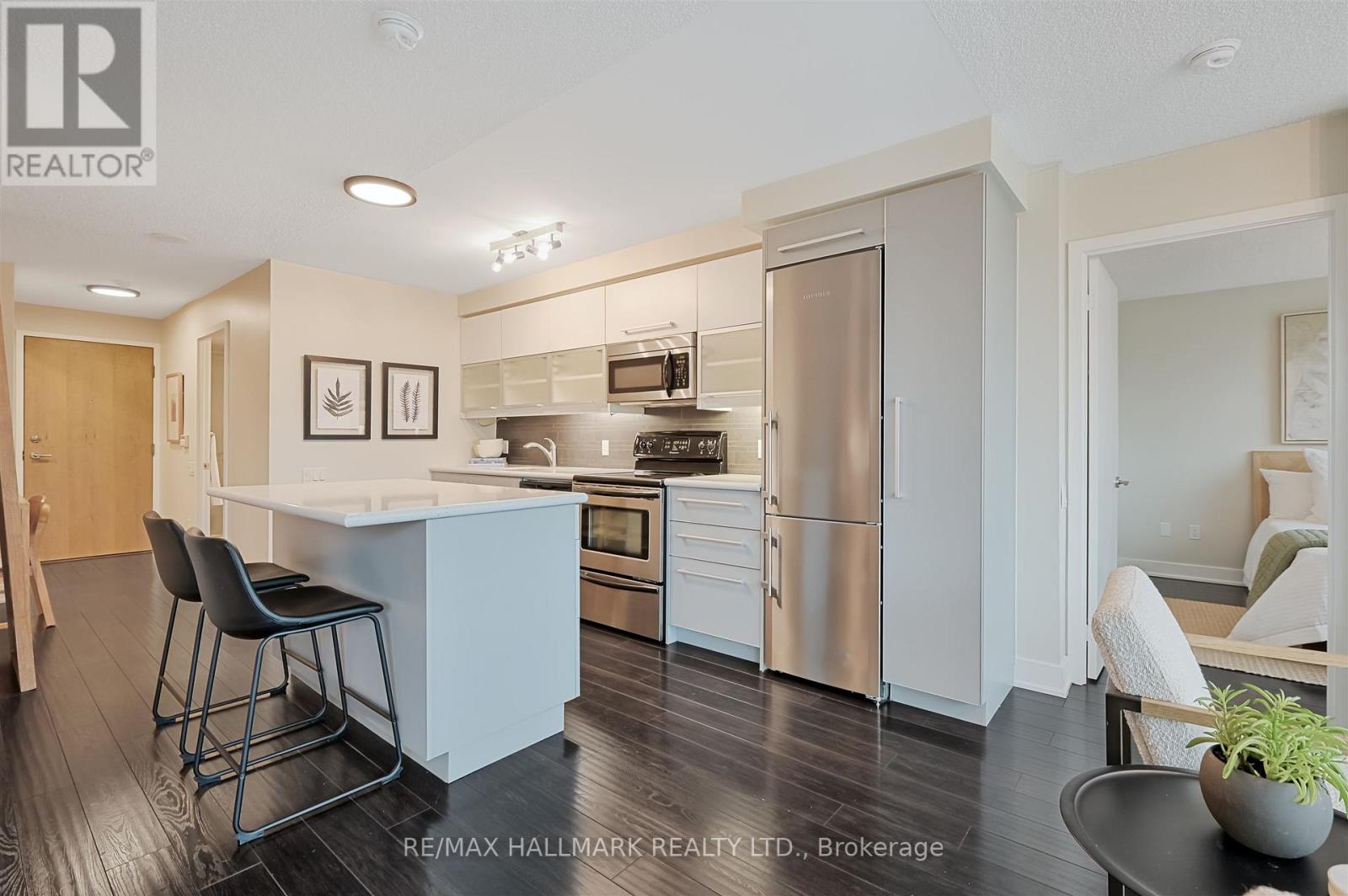 Photo 13 of 302 1048 Broadview Avenue, Toronto ON