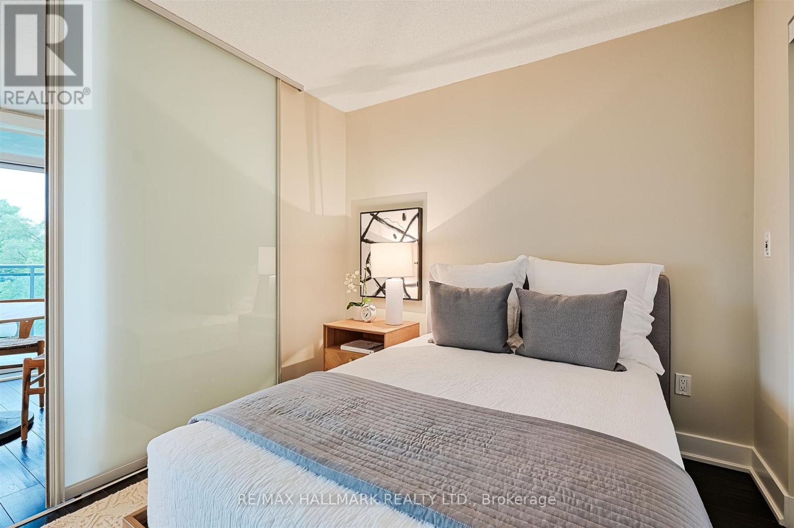 Photo 9 of 302 1048 Broadview Avenue, Toronto ON