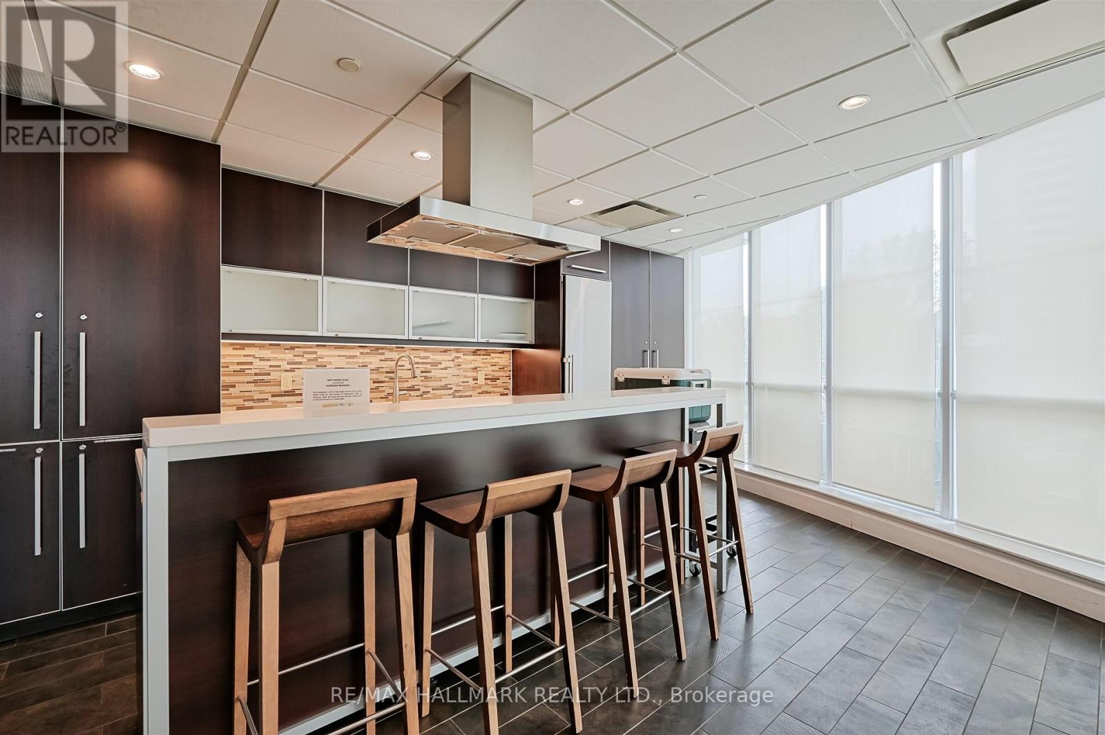 Photo 2 of 302 1048 Broadview Avenue, Toronto ON