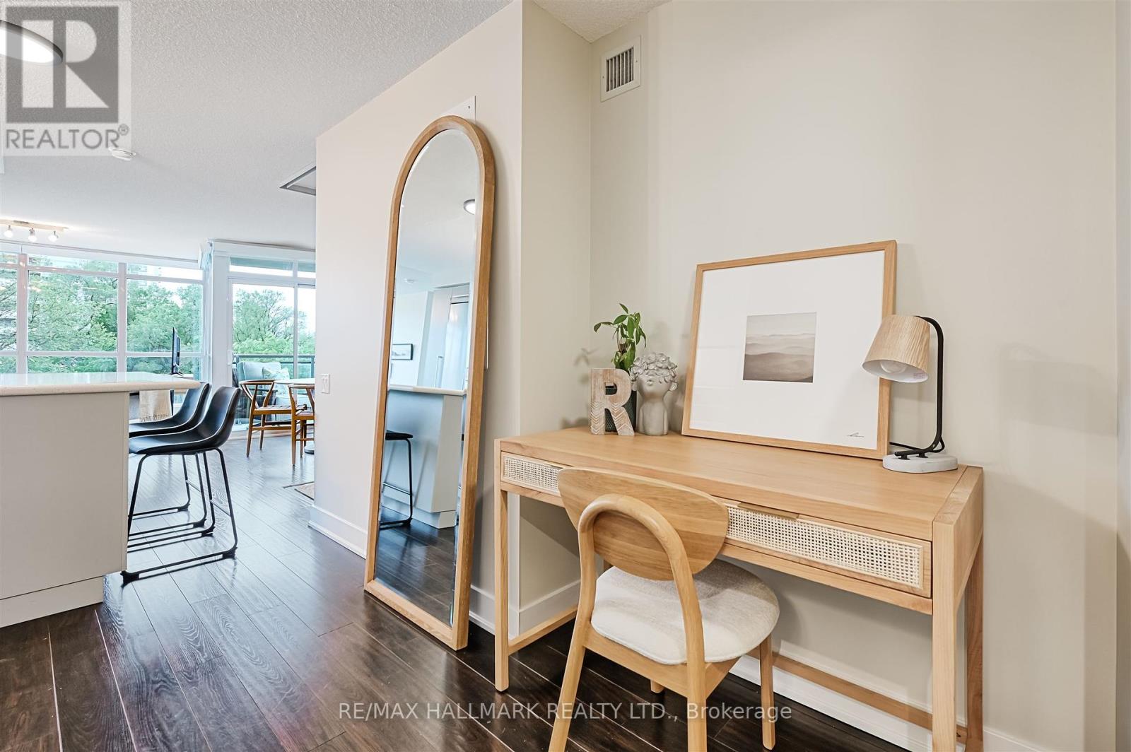 Photo 20 of 302 1048 Broadview Avenue, Toronto ON