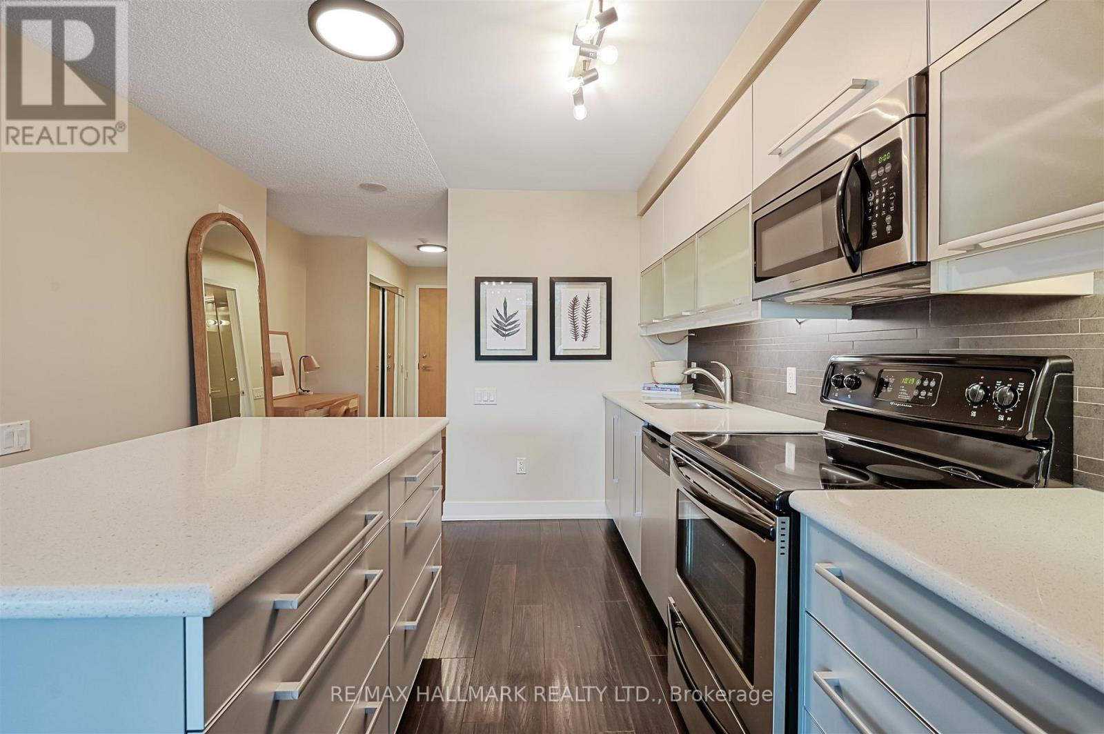 Photo 12 of 302 1048 Broadview Avenue, Toronto ON