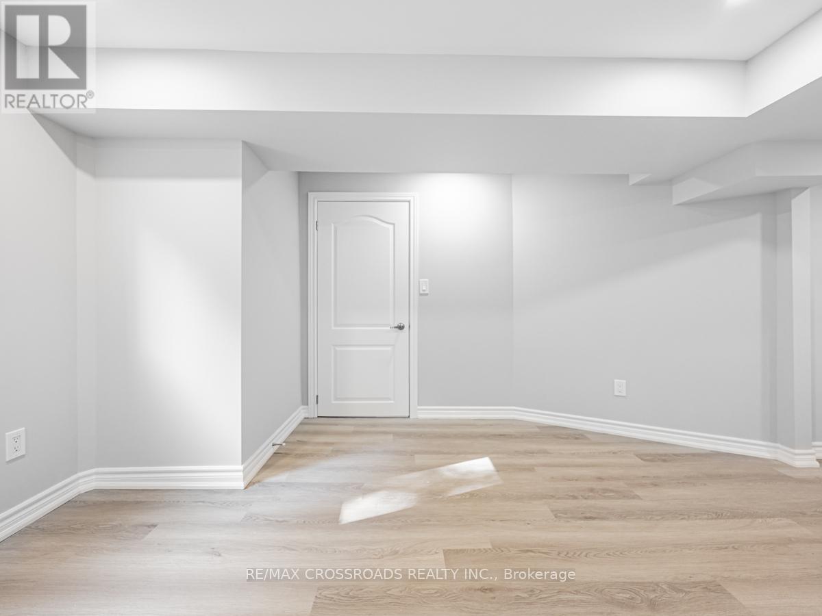 Photo 13 of 59 Bonnydon Crescent, Toronto ON