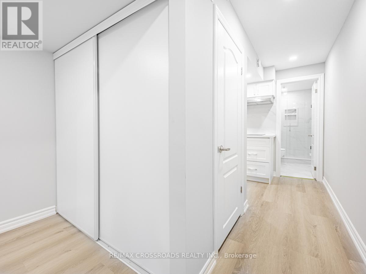 Photo 12 of 59 Bonnydon Crescent, Toronto ON