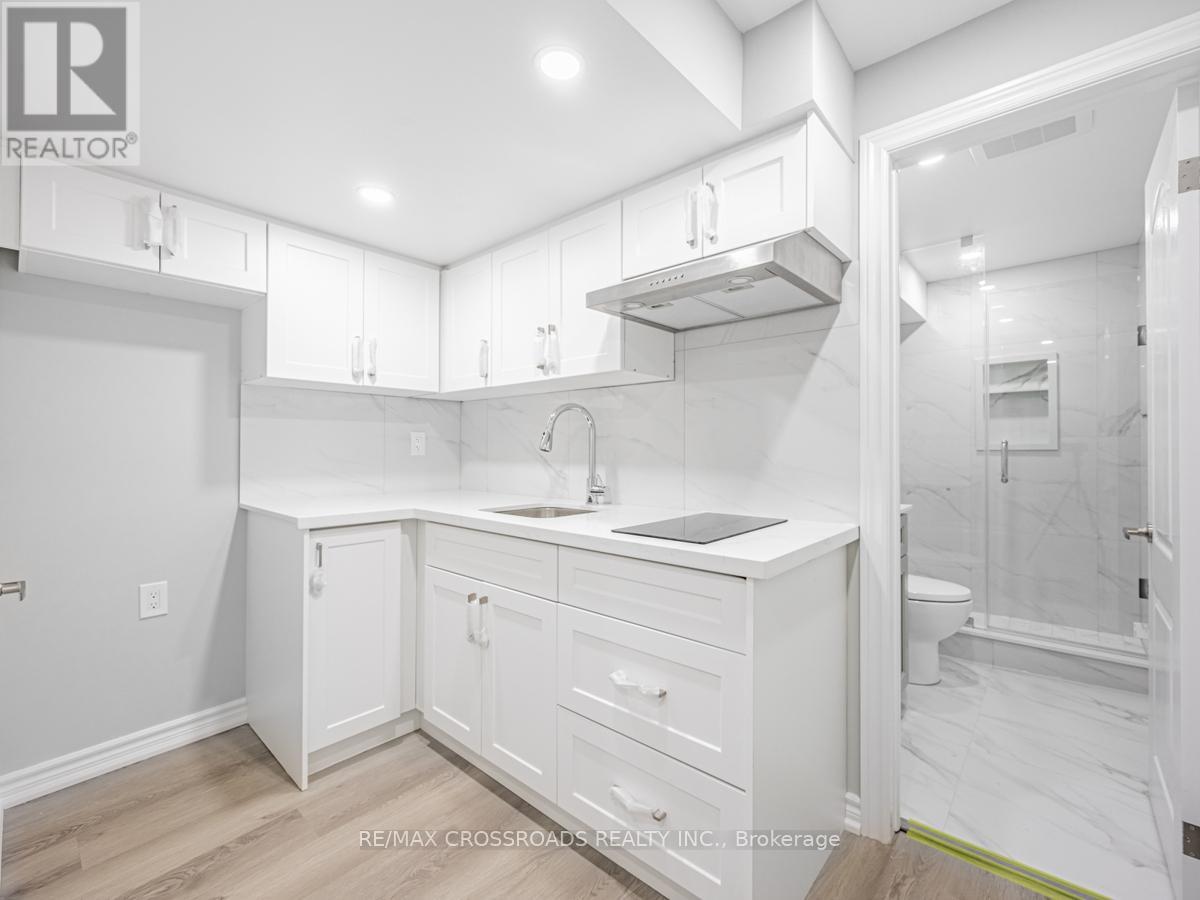 Photo 8 of 59 Bonnydon Crescent, Toronto ON