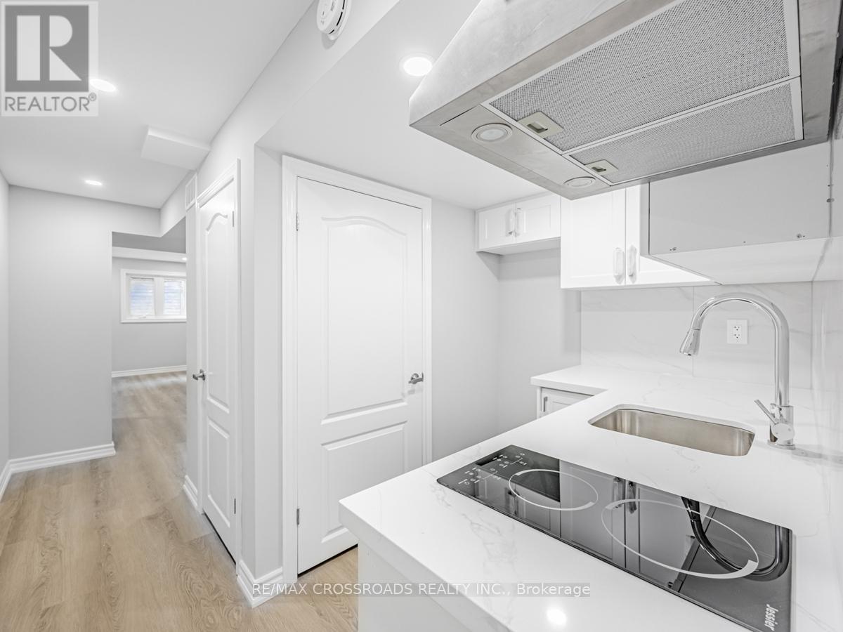 Photo 4 of 59 Bonnydon Crescent, Toronto ON
