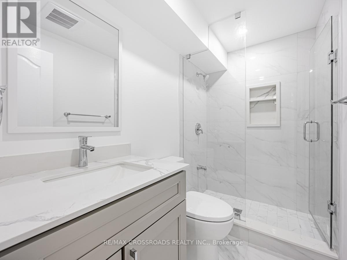 Photo 14 of 59 Bonnydon Crescent, Toronto ON