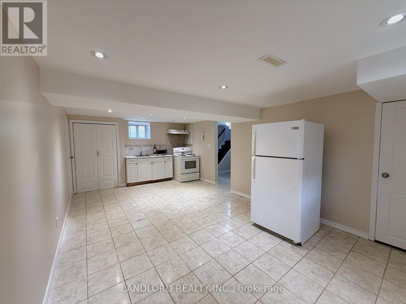 Photo 12 of Bsmt 220 Ellington Drive, Toronto ON