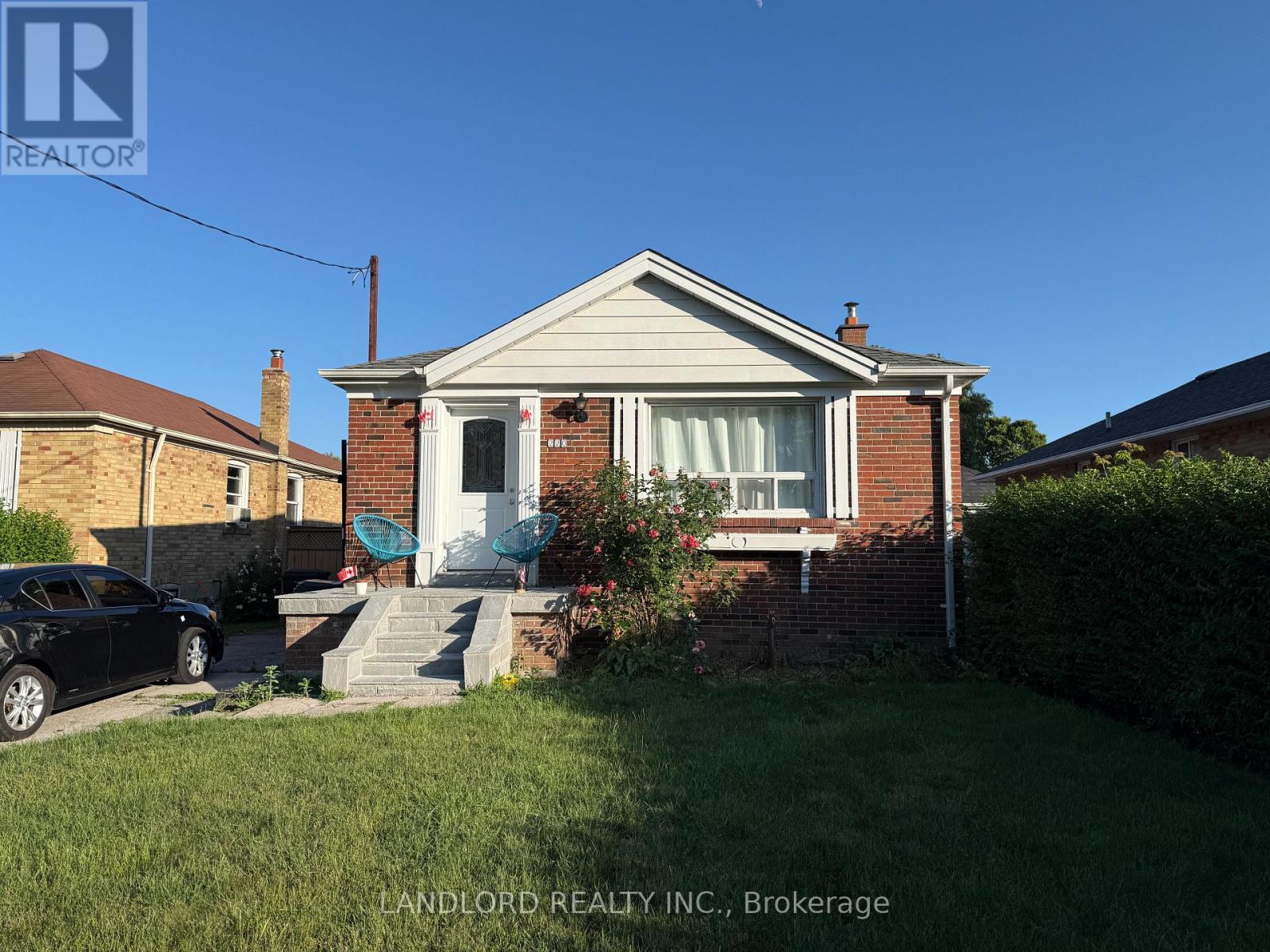 Photo 11 of Bsmt 220 Ellington Drive, Toronto ON