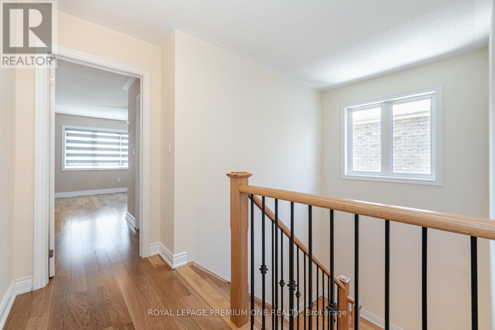 Photo 16 of 63 Morningstar Avenue, Whitby ON
