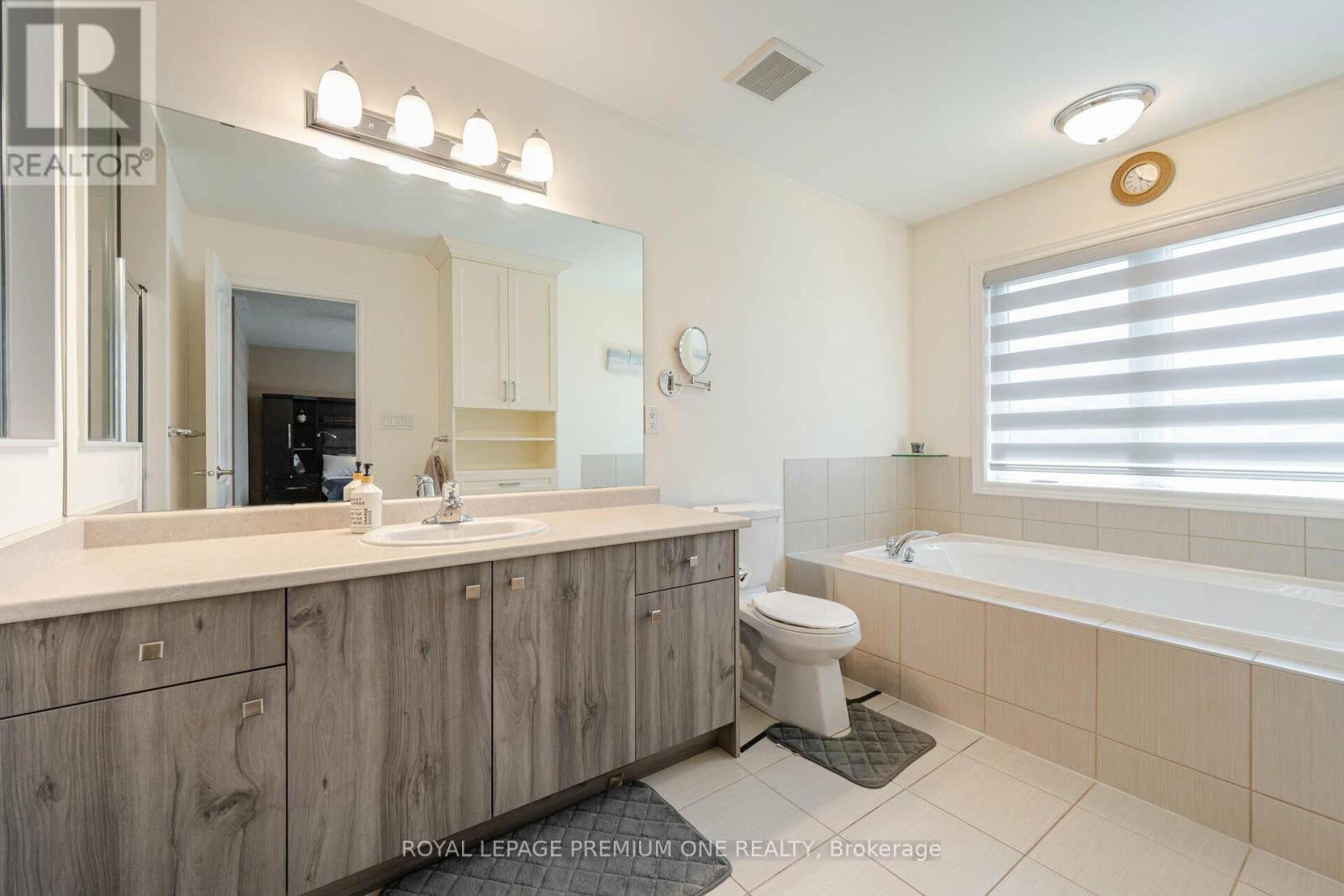 Photo 19 of 63 Morningstar Avenue, Whitby ON