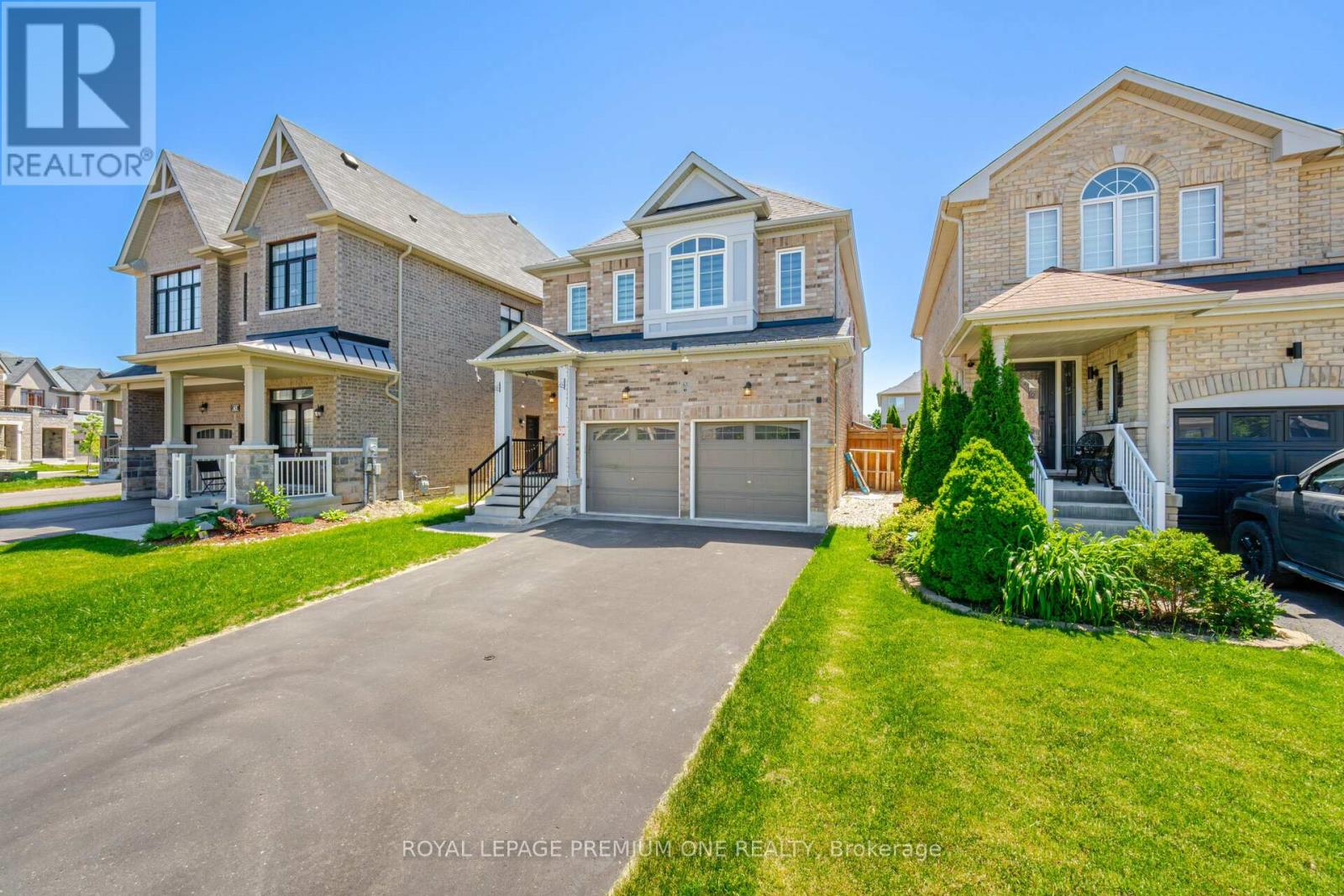 Photo 2 of 63 Morningstar Avenue, Whitby ON