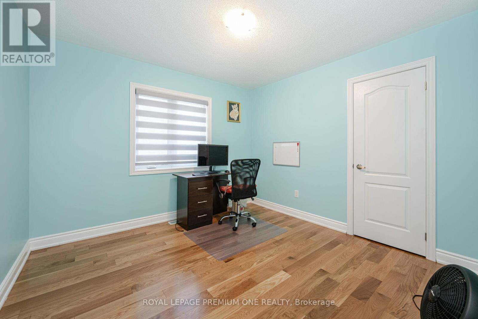Photo 22 of 63 Morningstar Avenue, Whitby ON