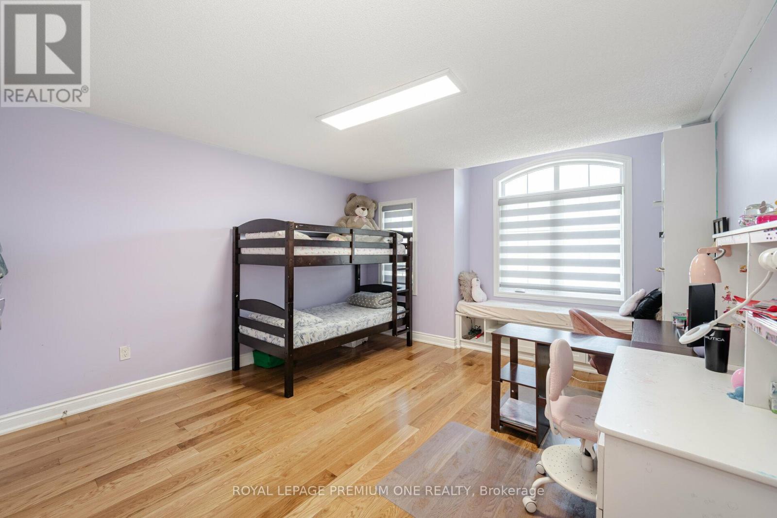 Photo 29 of 63 Morningstar Avenue, Whitby ON