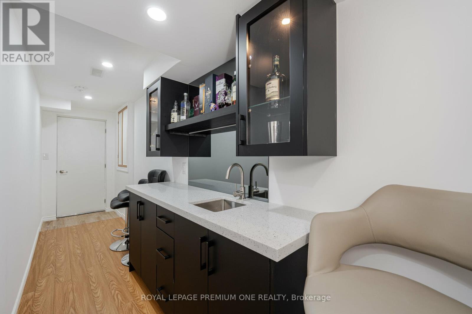 Photo 36 of 63 Morningstar Avenue, Whitby ON