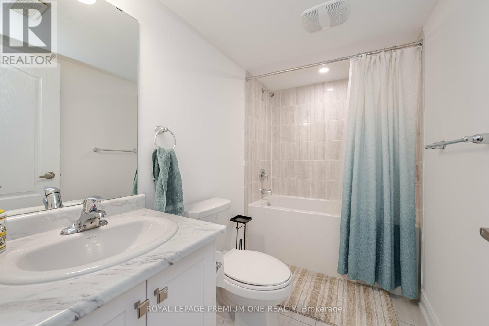 Photo 38 of 63 Morningstar Avenue, Whitby ON
