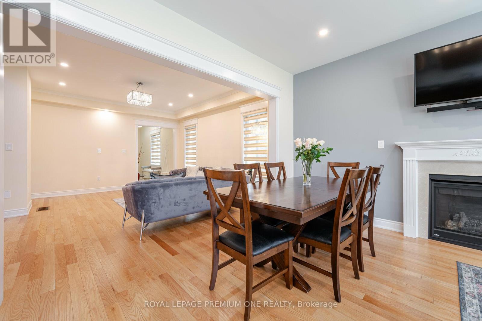 Photo 7 of 63 Morningstar Avenue, Whitby ON