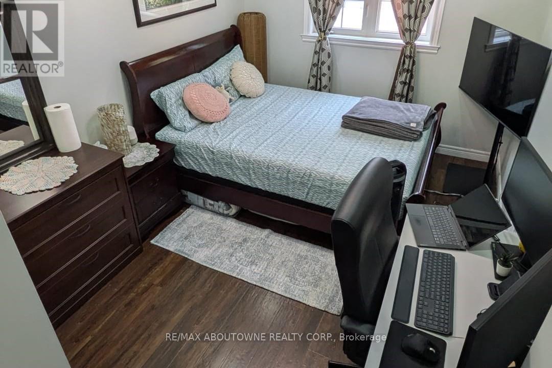 Photo 18 of 254 Fall Fair Way, Hamilton ON