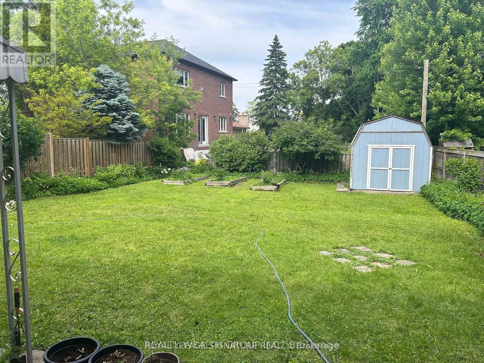 Photo 12 of Main 193 Lucas Street, Richmond Hill ON