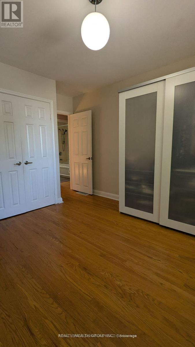 Photo 5 of Main 193 Lucas Street, Richmond Hill ON