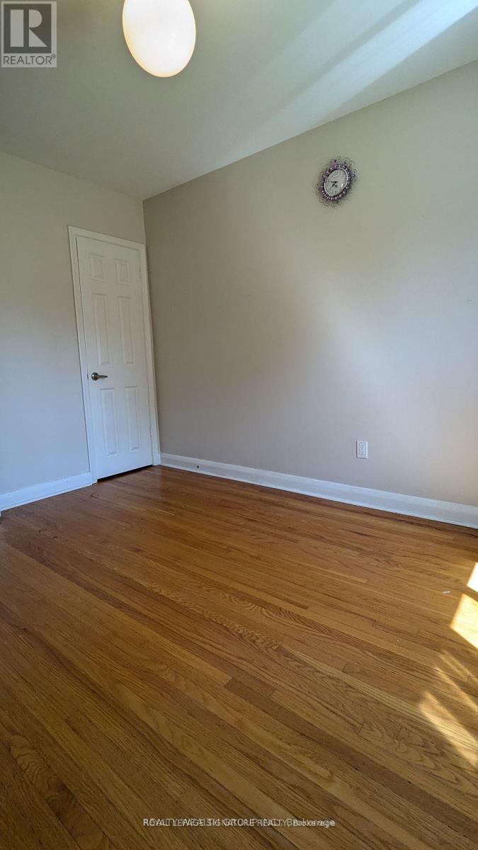 Photo 9 of Main 193 Lucas Street, Richmond Hill ON