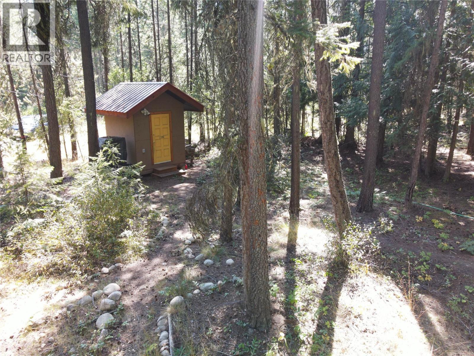 Photo 8 of 3975 Barbados Road, Crescent Valley BC