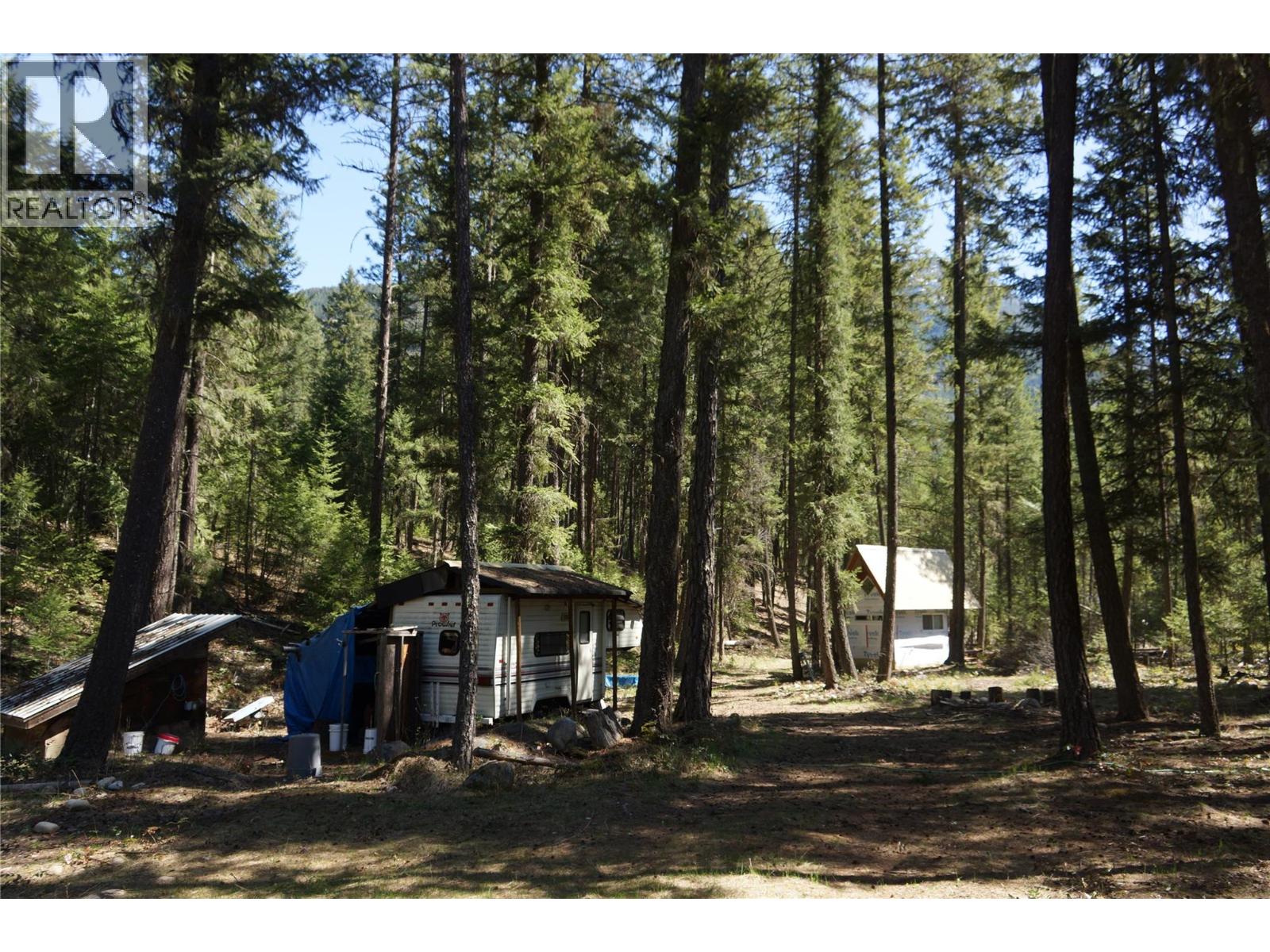 Photo 6 of 3975 Barbados Road, Crescent Valley BC
