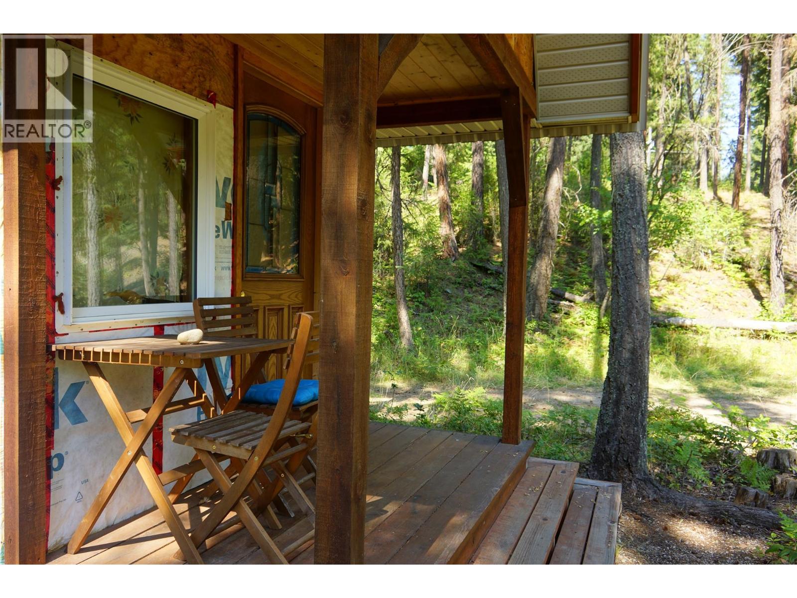 Photo 19 of 3975 Barbados Road, Crescent Valley BC
