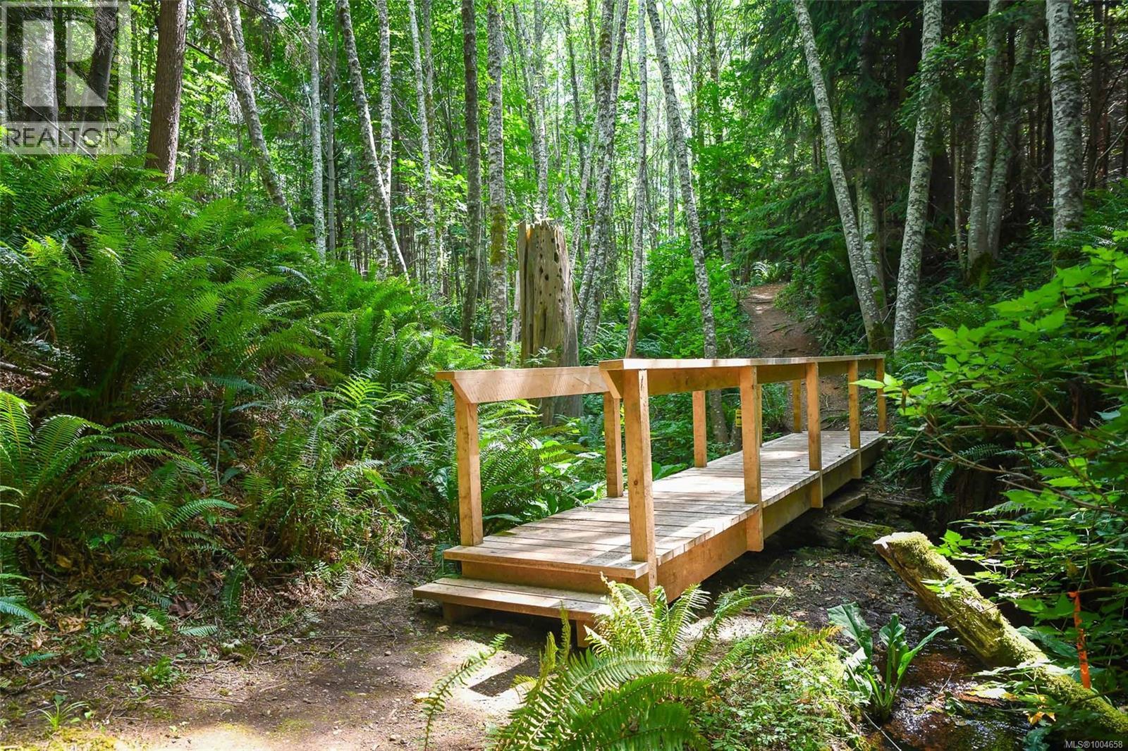 Photo 6 of 5340 Gainsberg Rd, Bowser BC