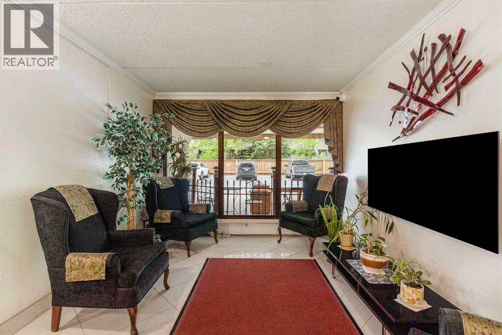 Single Family House for Sale in   Dalton Drive NW Dalhousie Calgary 
