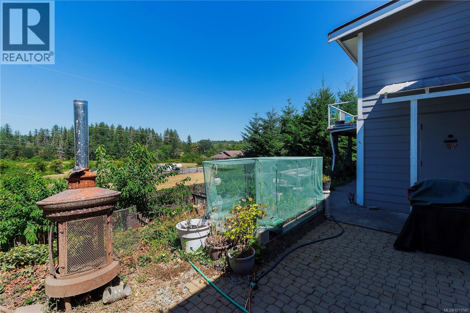 Photo 22 of 2028 Cathers Dr, Nanaimo BC