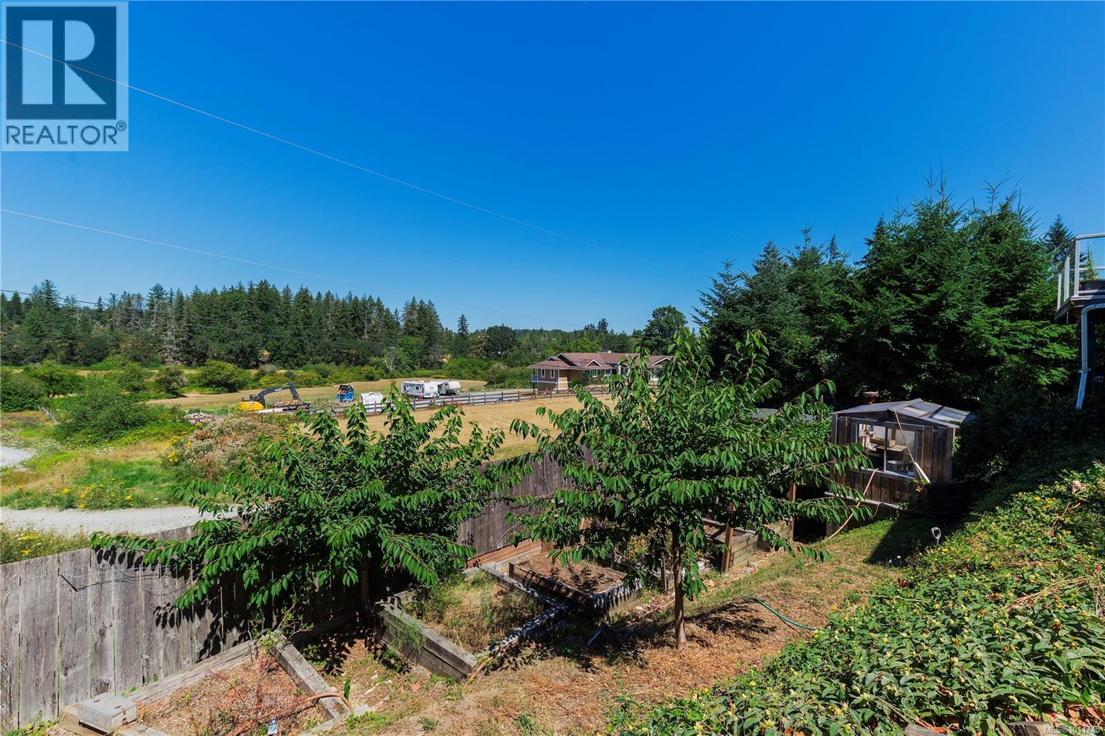 Photo 32 of 2028 Cathers Dr, Nanaimo BC