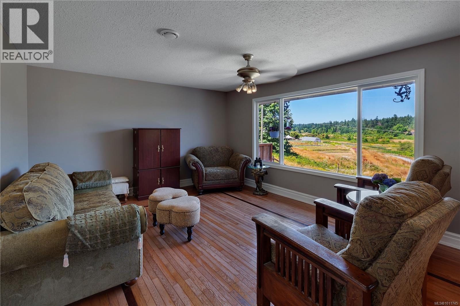 Photo 34 of 2028 Cathers Dr, Nanaimo BC
