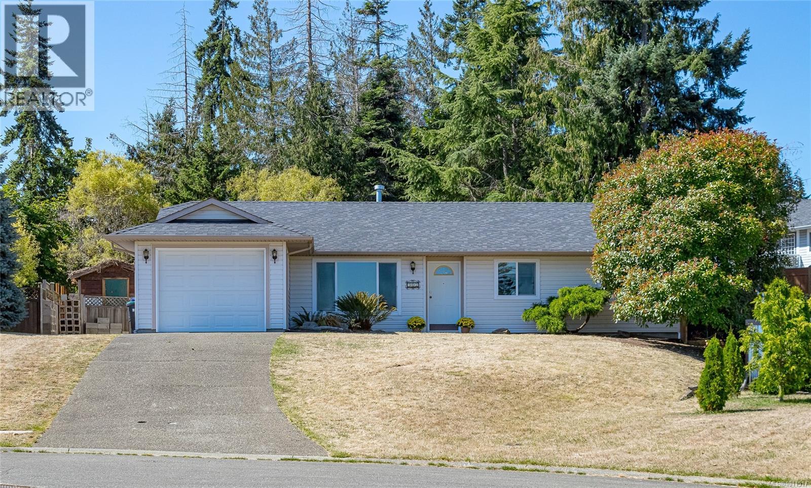 Photo 15 of 587 Castle Way, Parksville BC