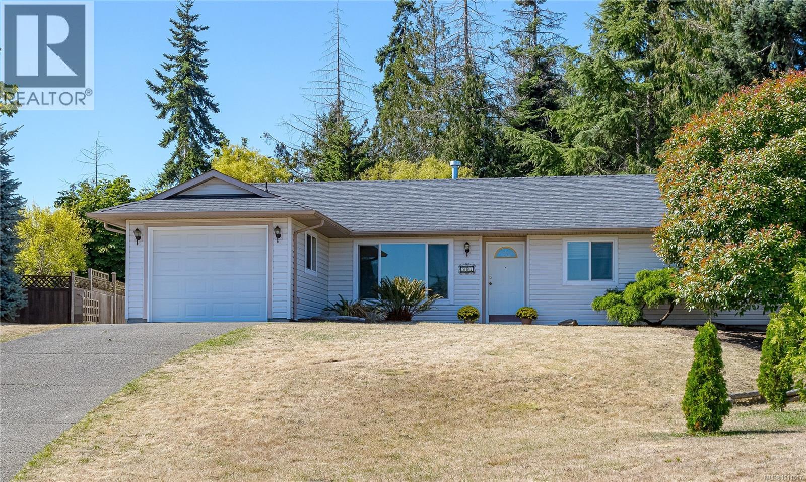 Photo 16 of 587 Castle Way, Parksville BC