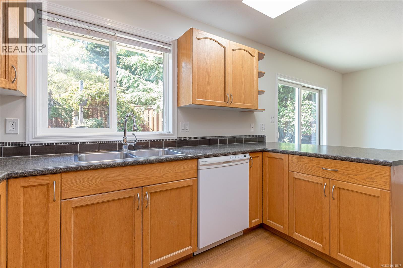 Photo 24 of 587 Castle Way, Parksville BC