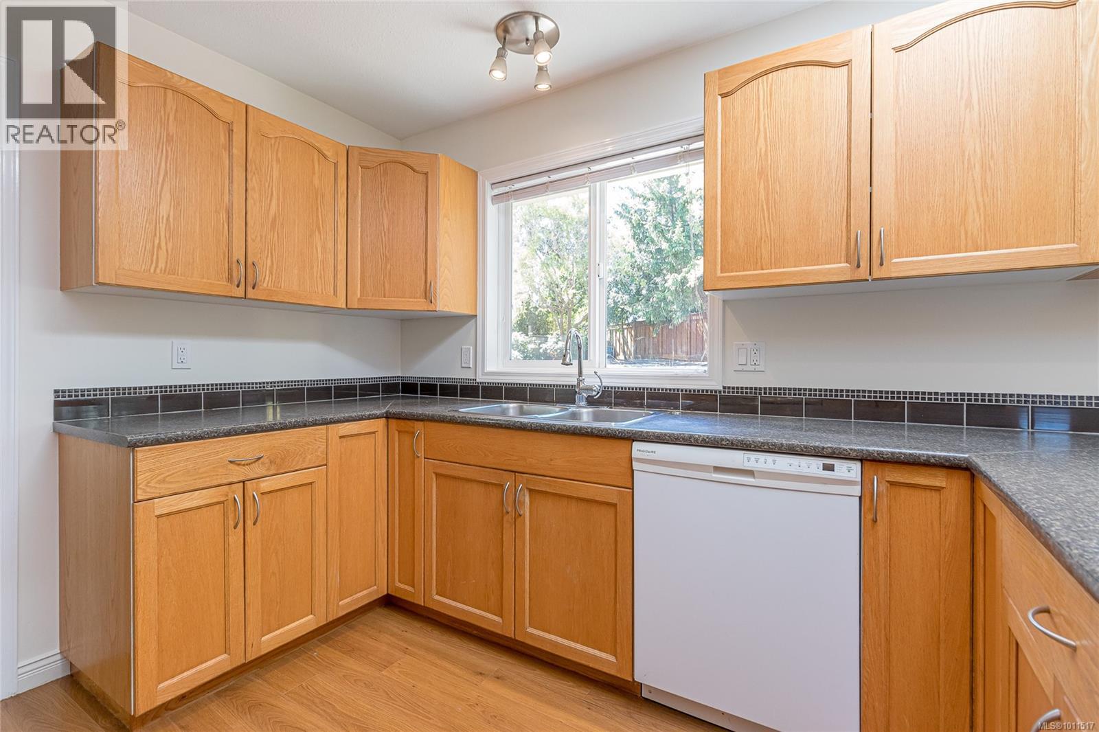 Photo 3 of 587 Castle Way, Parksville BC