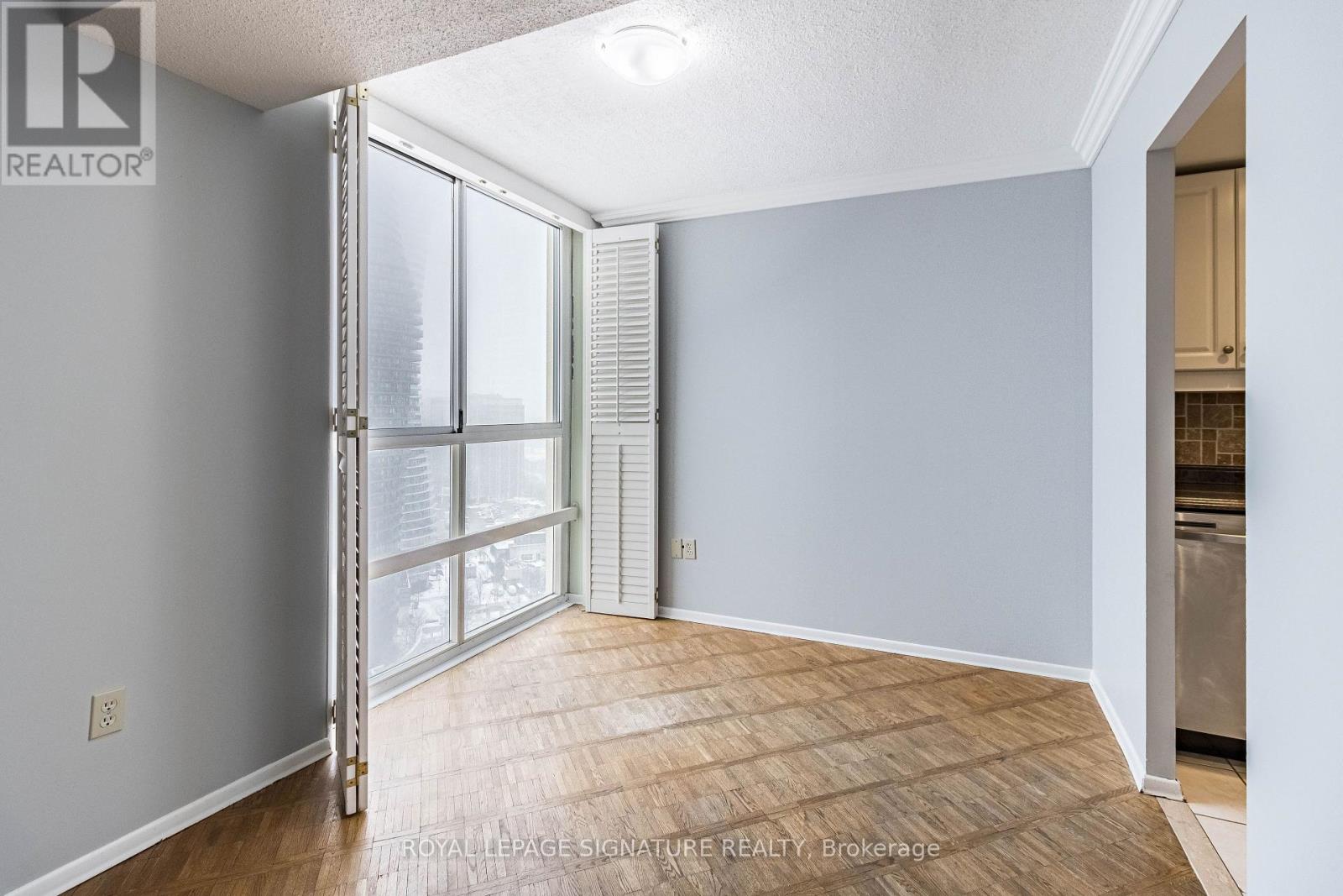 Photo 22 of 2606 3650 Kaneff Crescent, Mississauga ON