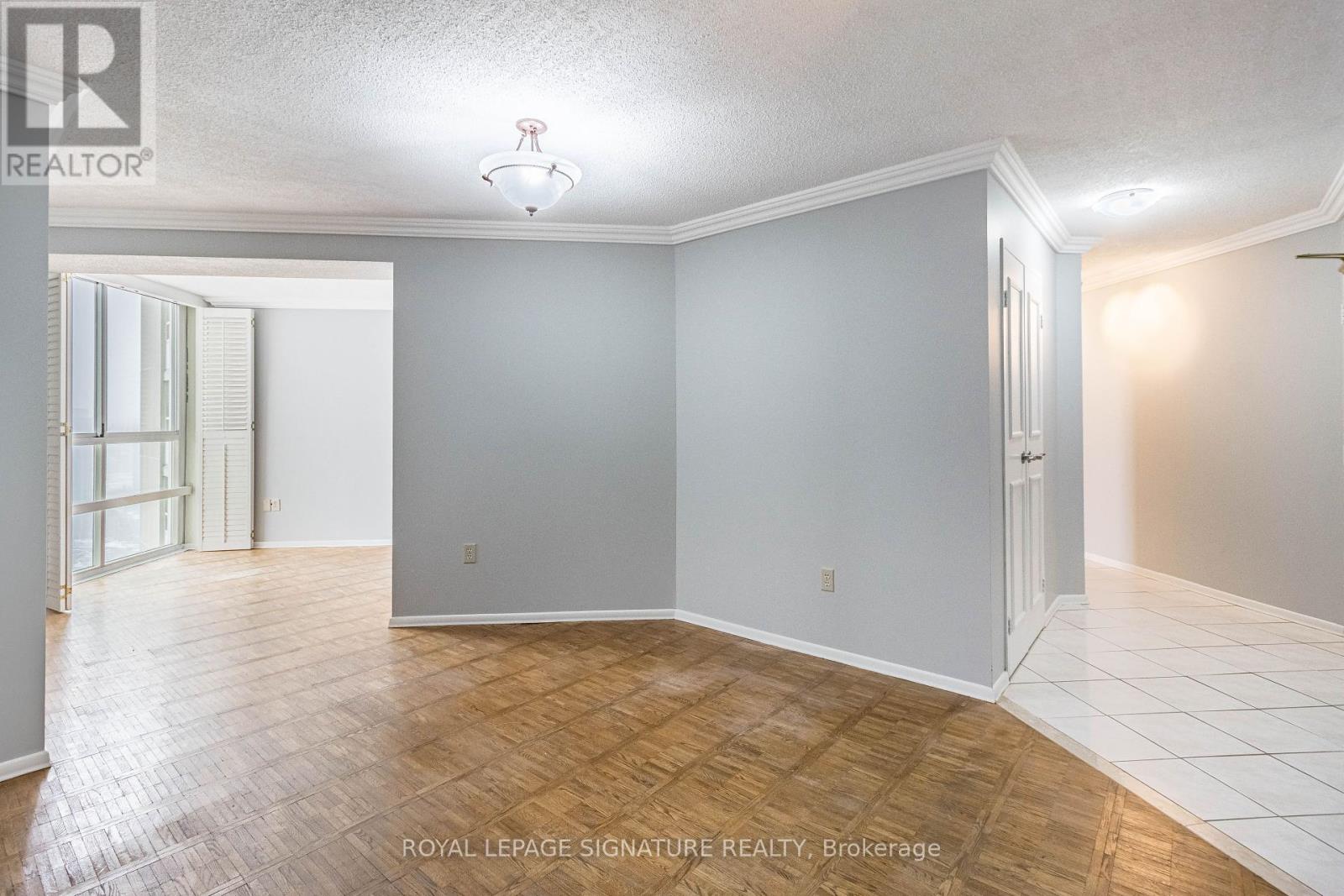 Photo 41 of 2606 3650 Kaneff Crescent, Mississauga ON