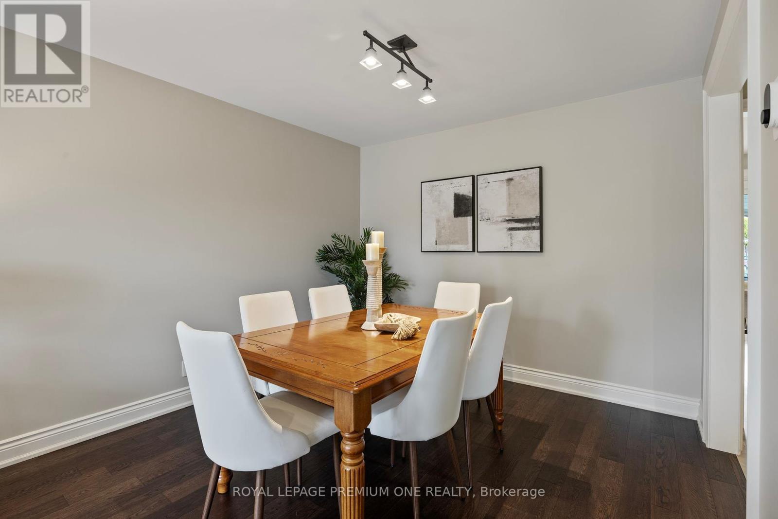 Photo 11 of 8 Buttercup Court, Toronto ON