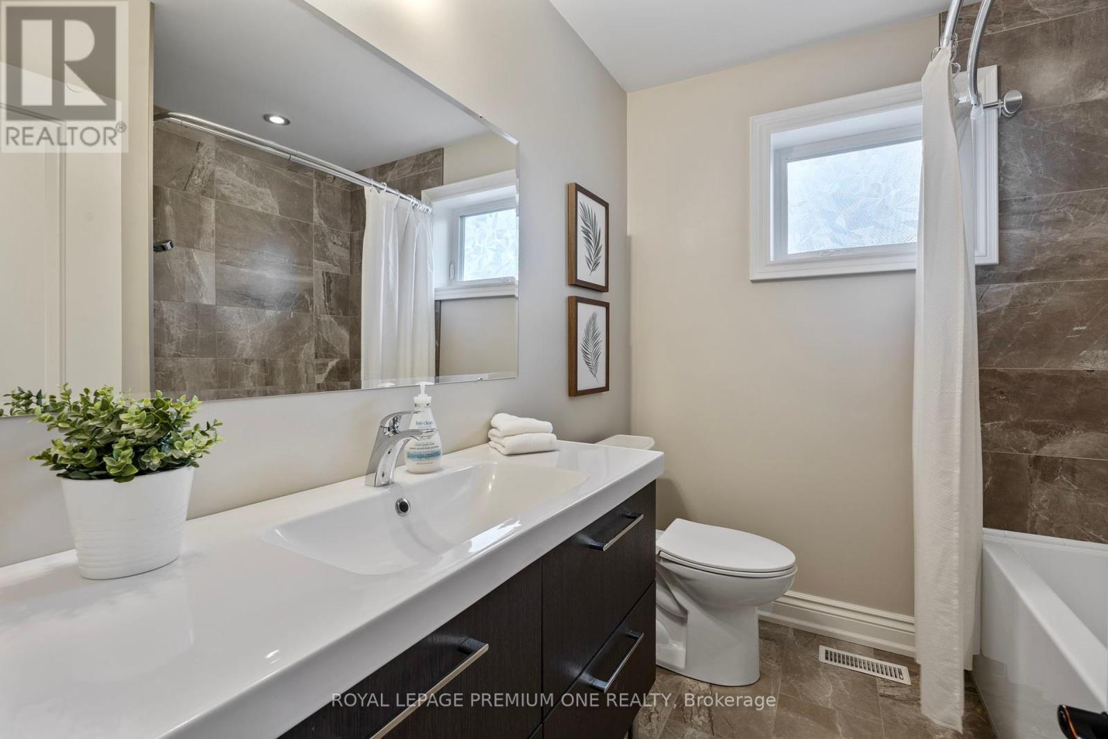 Photo 30 of 8 Buttercup Court, Toronto ON