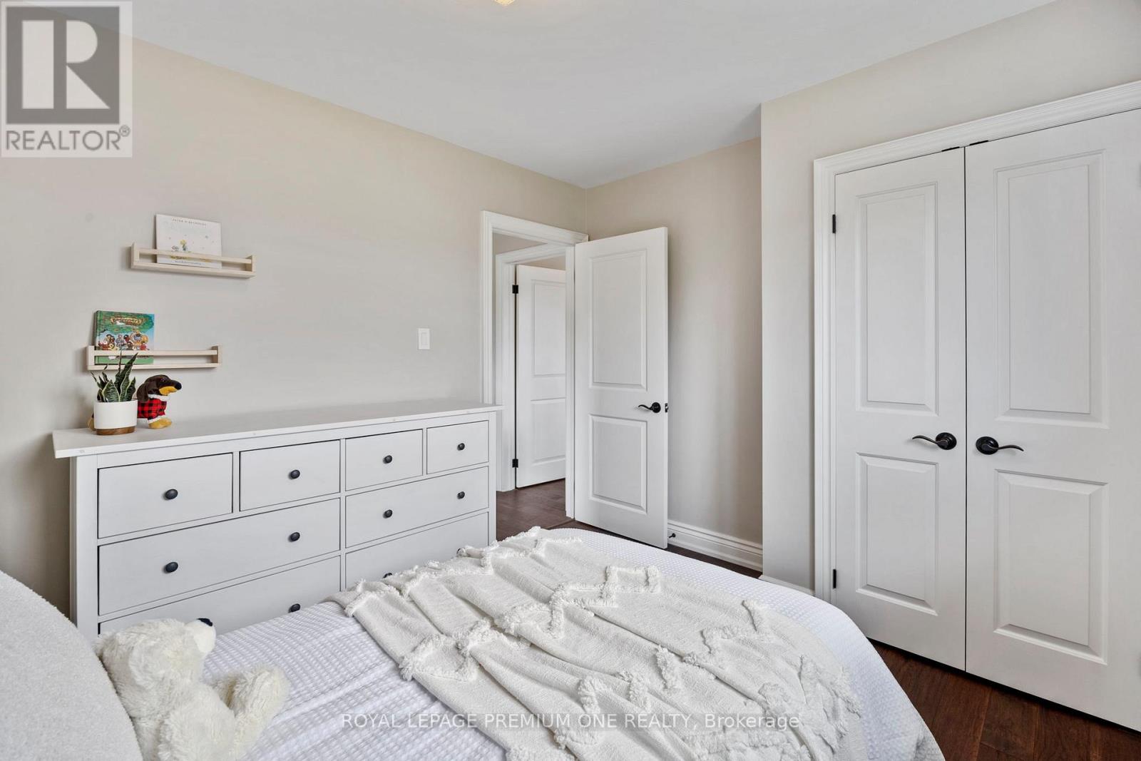 Photo 33 of 8 Buttercup Court, Toronto ON