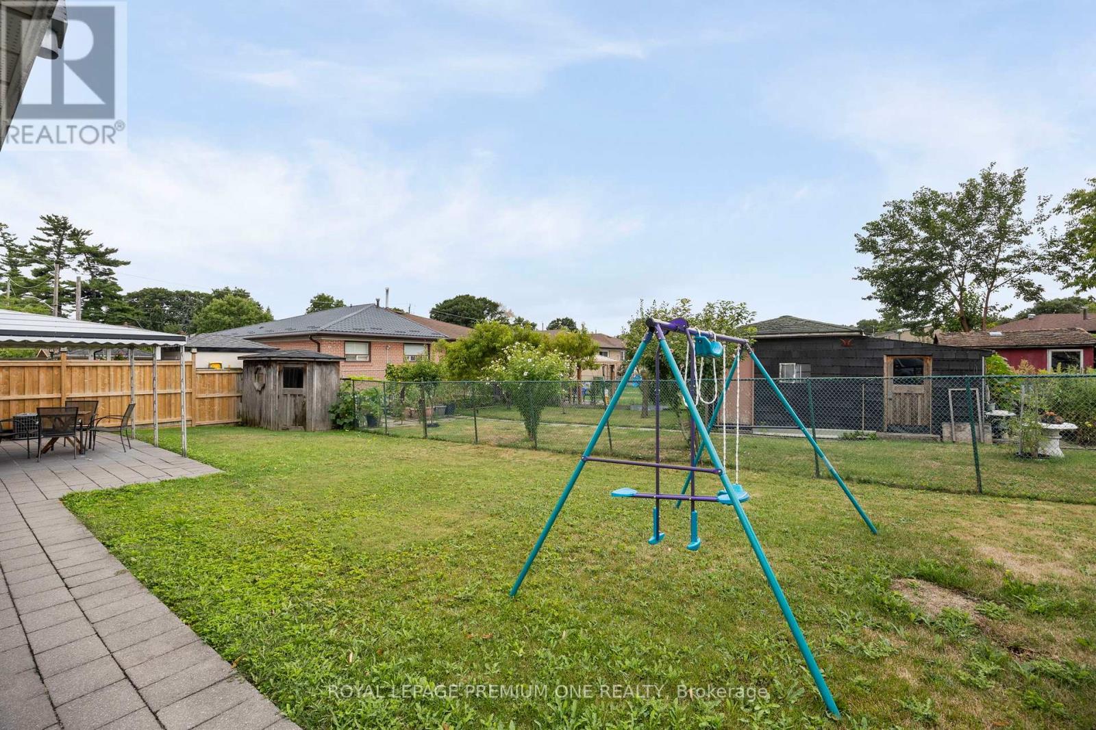 Photo 39 of 8 Buttercup Court, Toronto ON