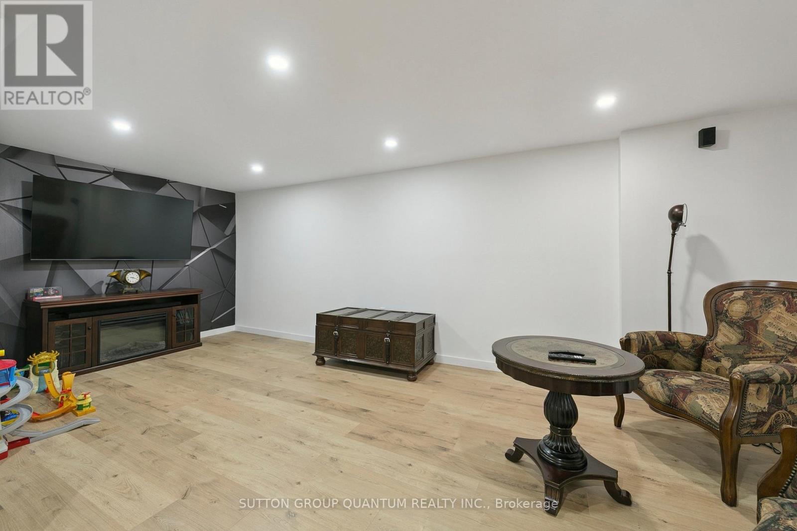Photo 3 of 3523 Pintail Circle, Mississauga ON
