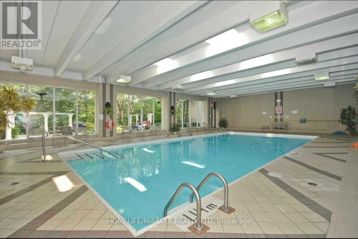 Photo 4 of 1508 3695 Kaneff Crescent, Mississauga ON