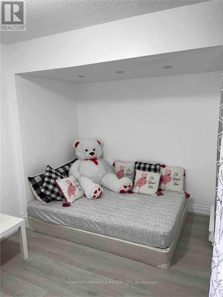 Photo 5 of 1508 3695 Kaneff Crescent, Mississauga ON
