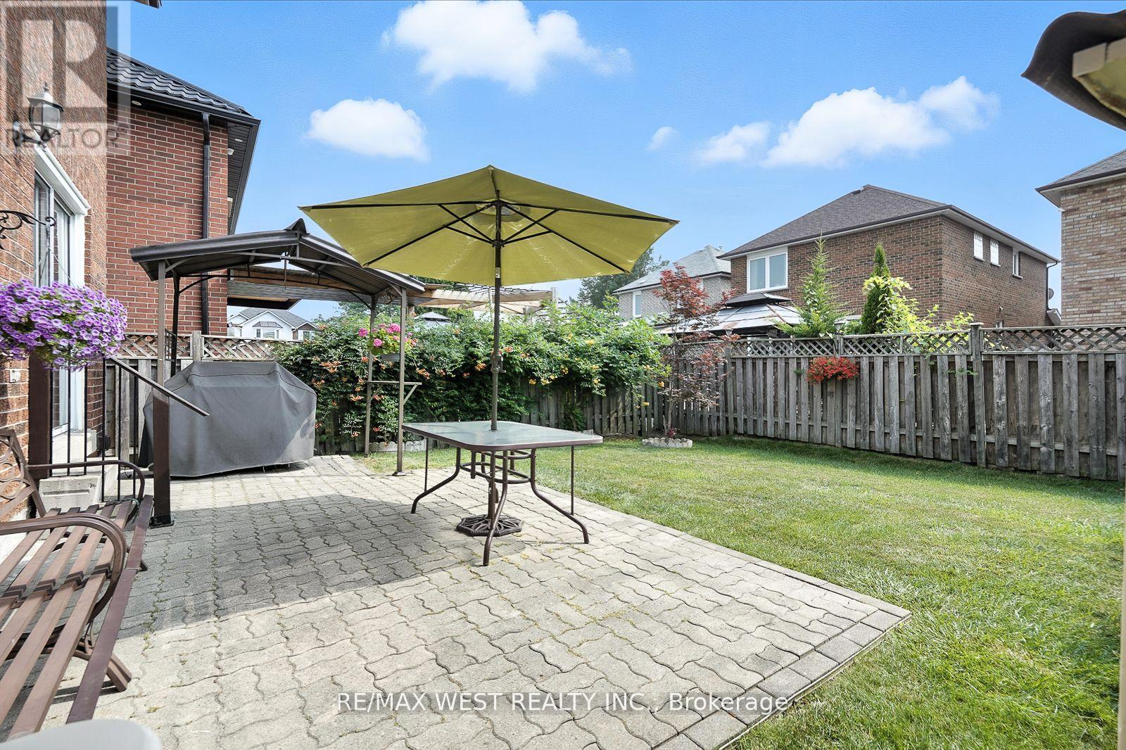 Photo 11 of 5654 Dawlish Crescent, Mississauga ON