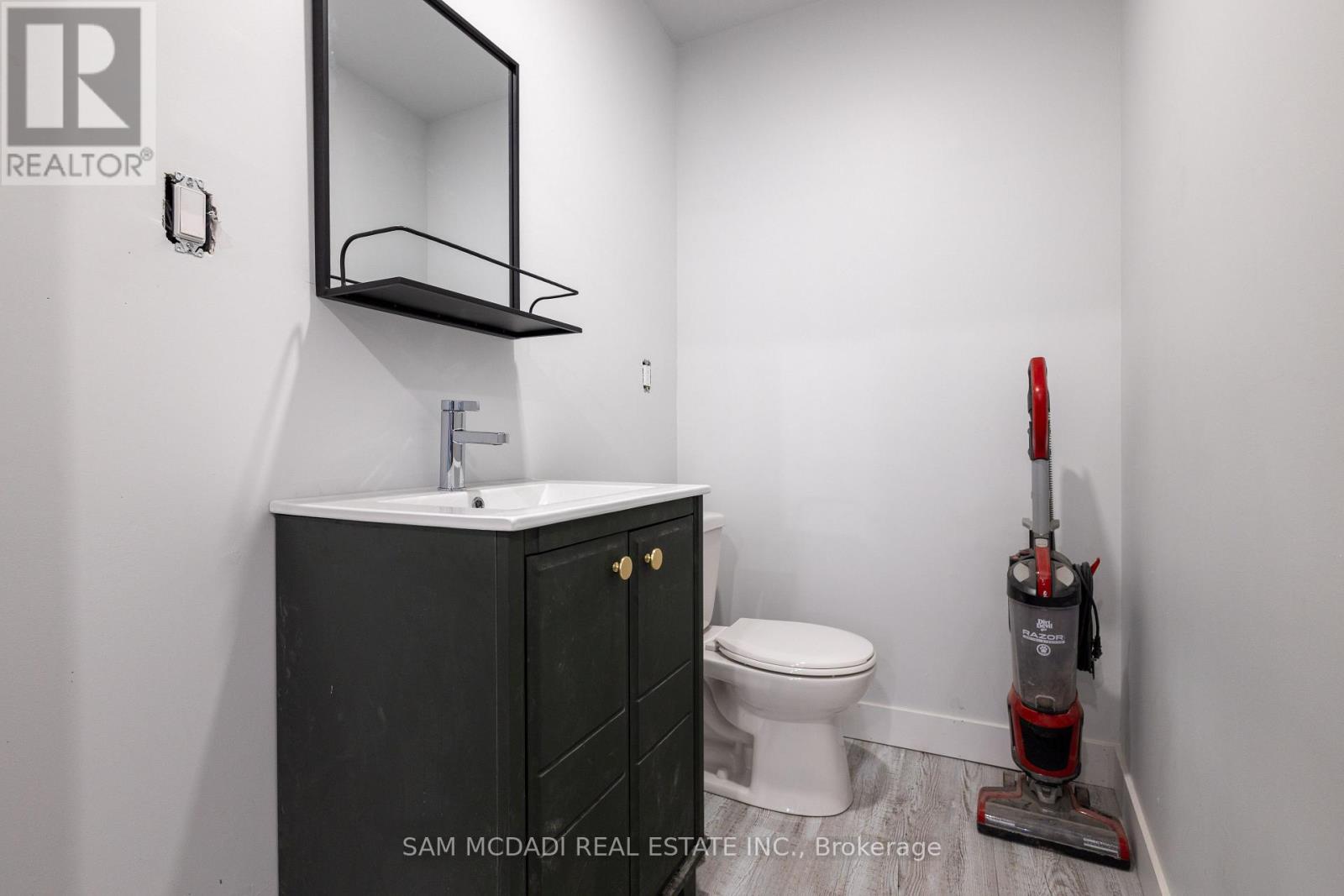 Photo 15 of 1212 Dufferin Street, Toronto ON